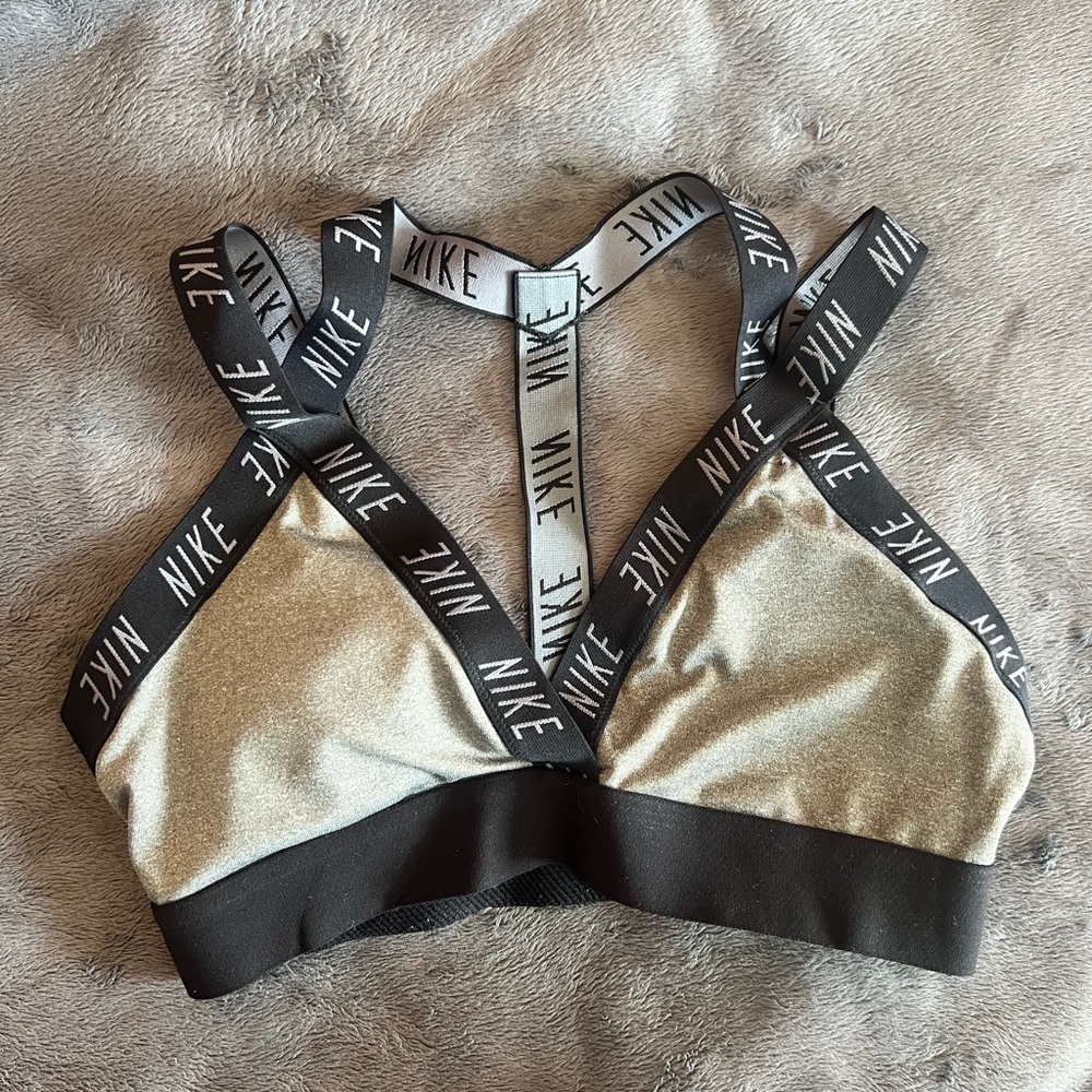 Nike Gray and Black Women's Bralette 🤸⛹️‍♀️